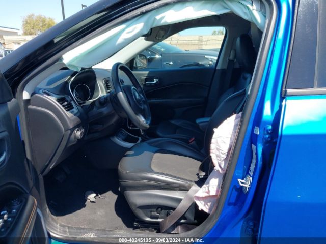 Photo 4 VIN: 3C4NJCBB5JT328487 - JEEP COMPASS 