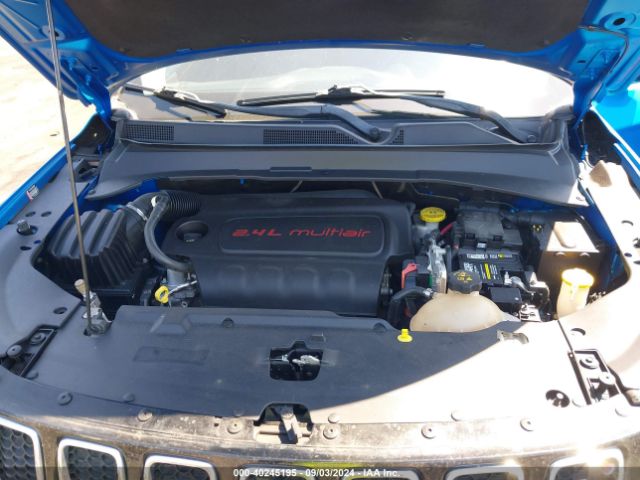 Photo 9 VIN: 3C4NJCBB5JT328487 - JEEP COMPASS 