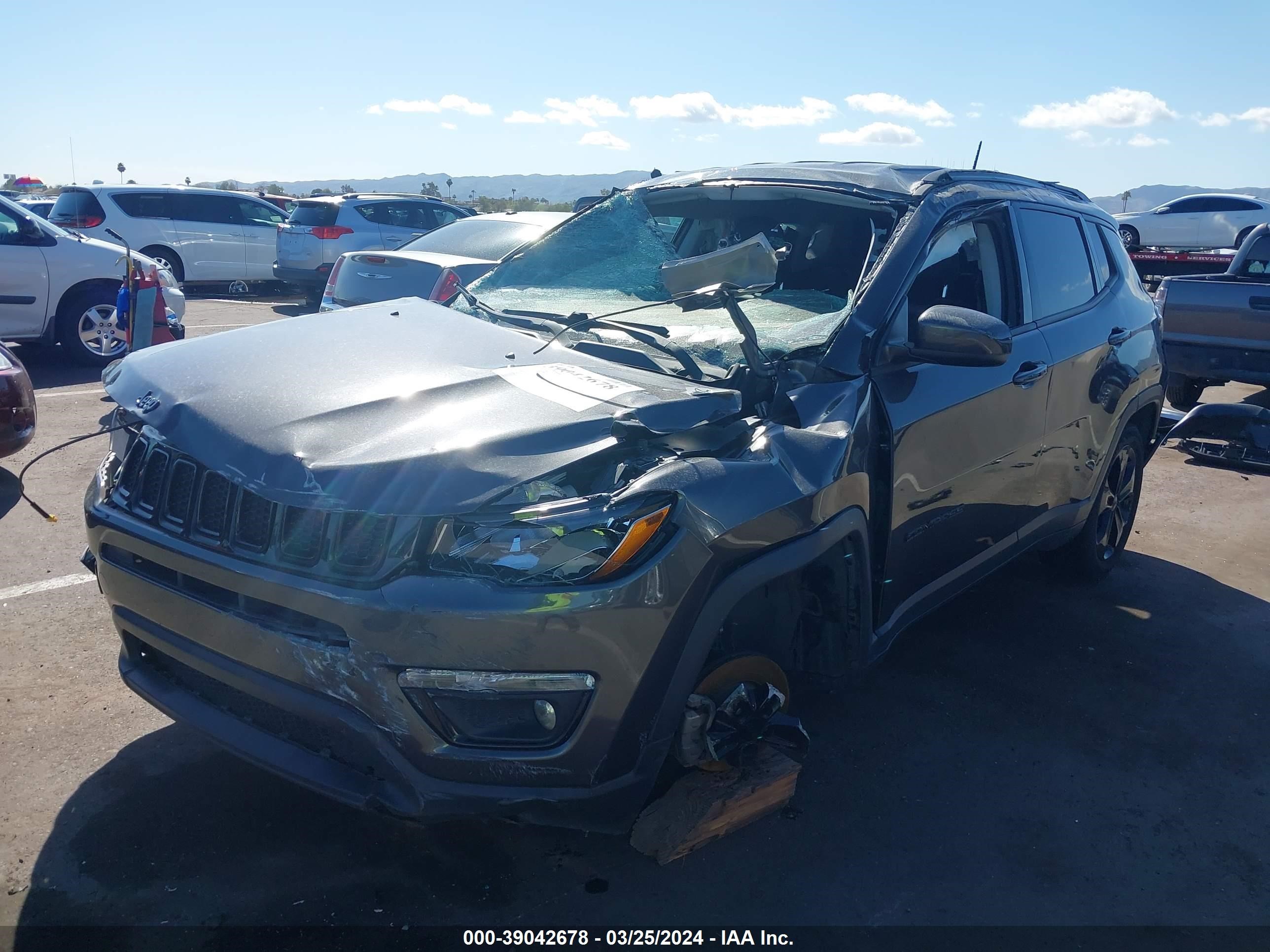 Photo 1 VIN: 3C4NJCBB5JT407366 - JEEP COMPASS 