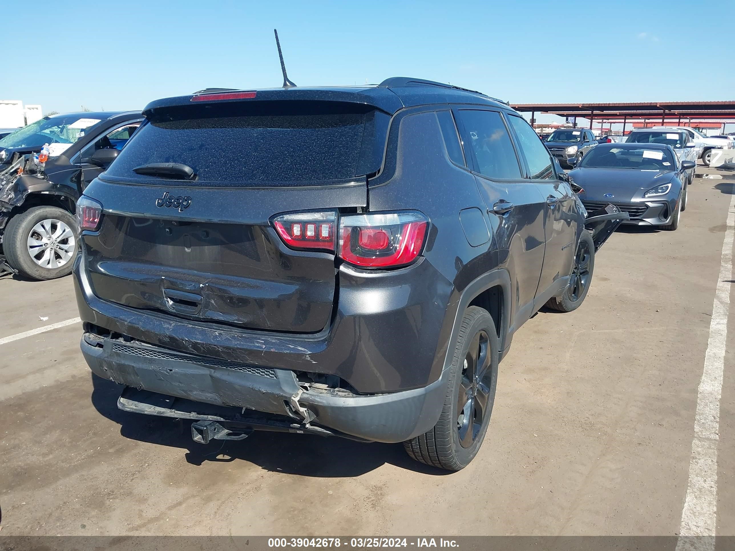 Photo 11 VIN: 3C4NJCBB5JT407366 - JEEP COMPASS 