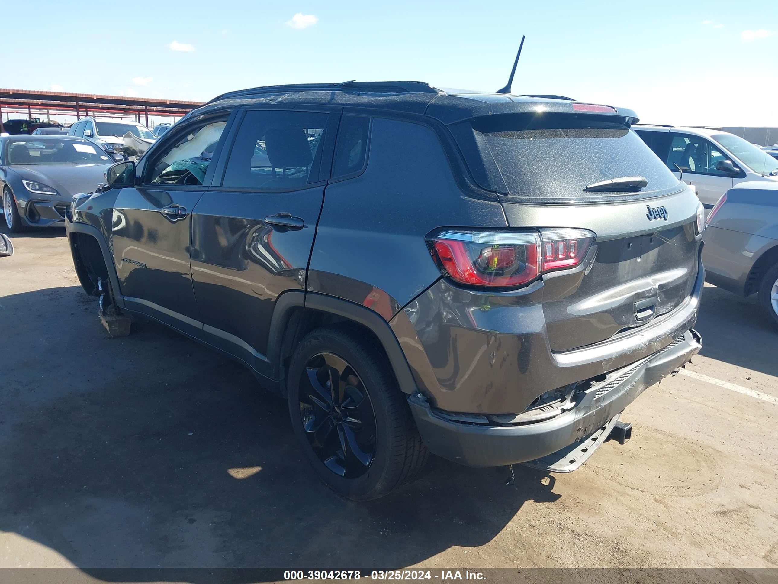 Photo 2 VIN: 3C4NJCBB5JT407366 - JEEP COMPASS 