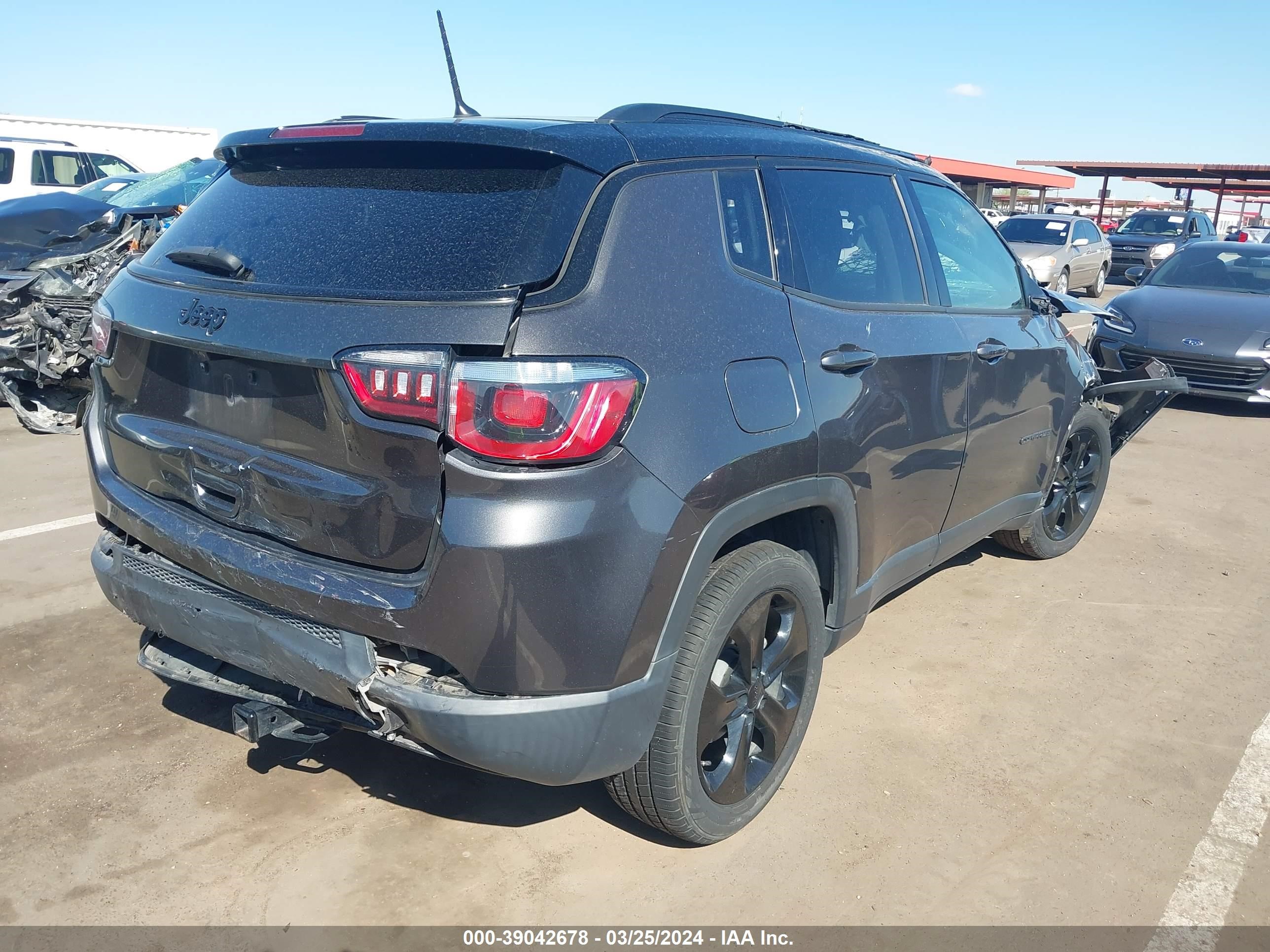 Photo 3 VIN: 3C4NJCBB5JT407366 - JEEP COMPASS 