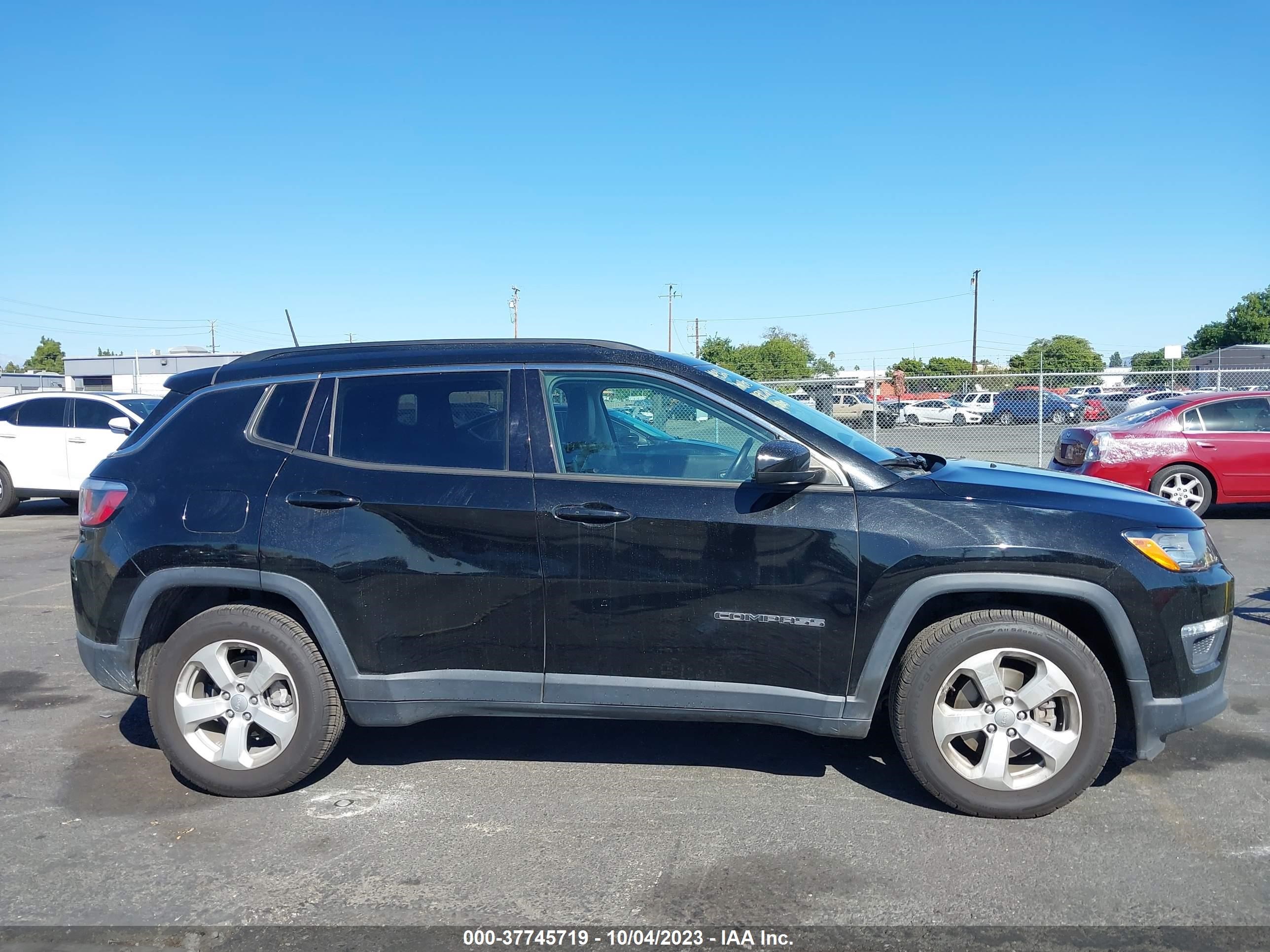 Photo 12 VIN: 3C4NJCBB5JT441033 - JEEP COMPASS 