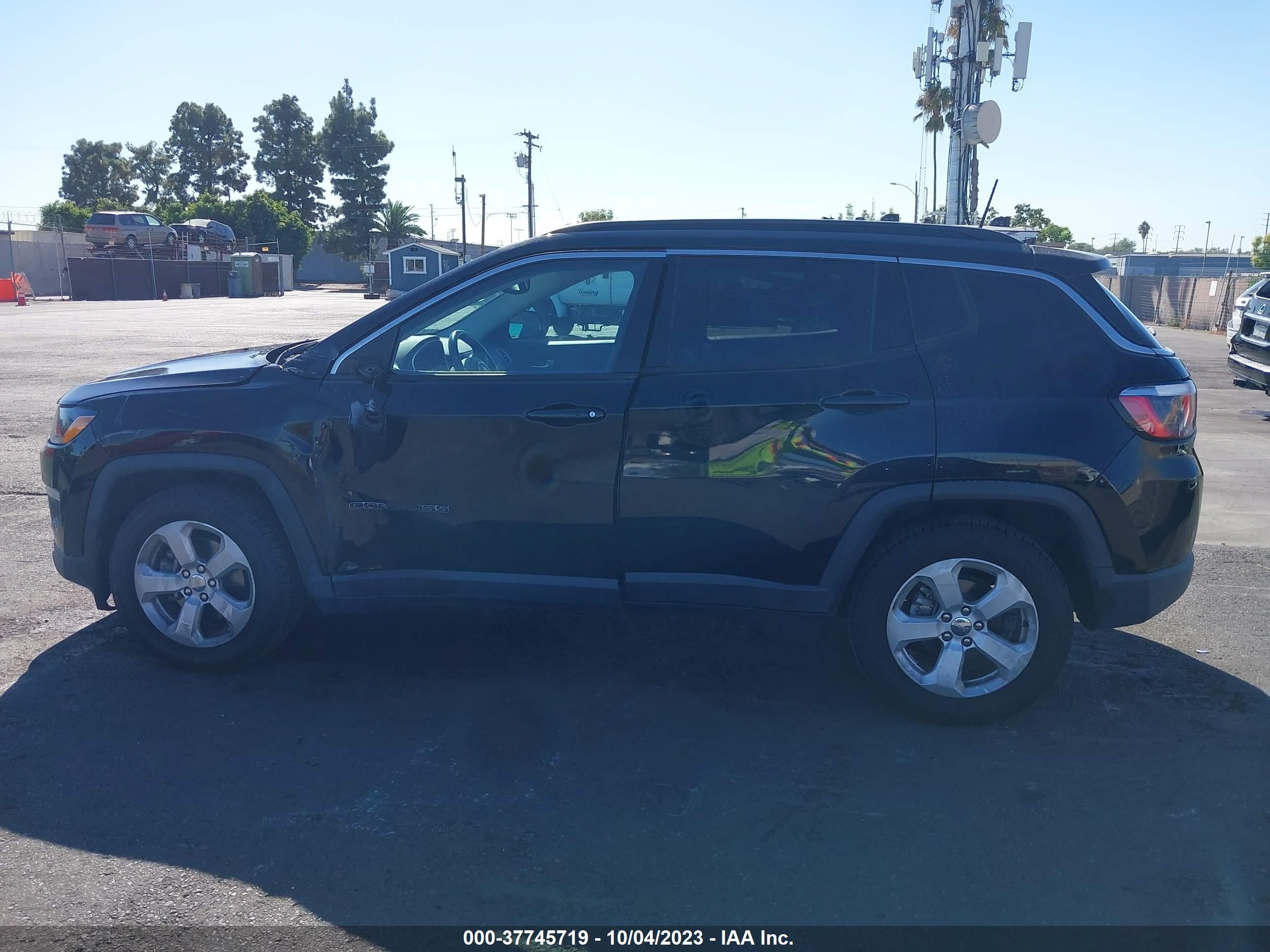 Photo 13 VIN: 3C4NJCBB5JT441033 - JEEP COMPASS 