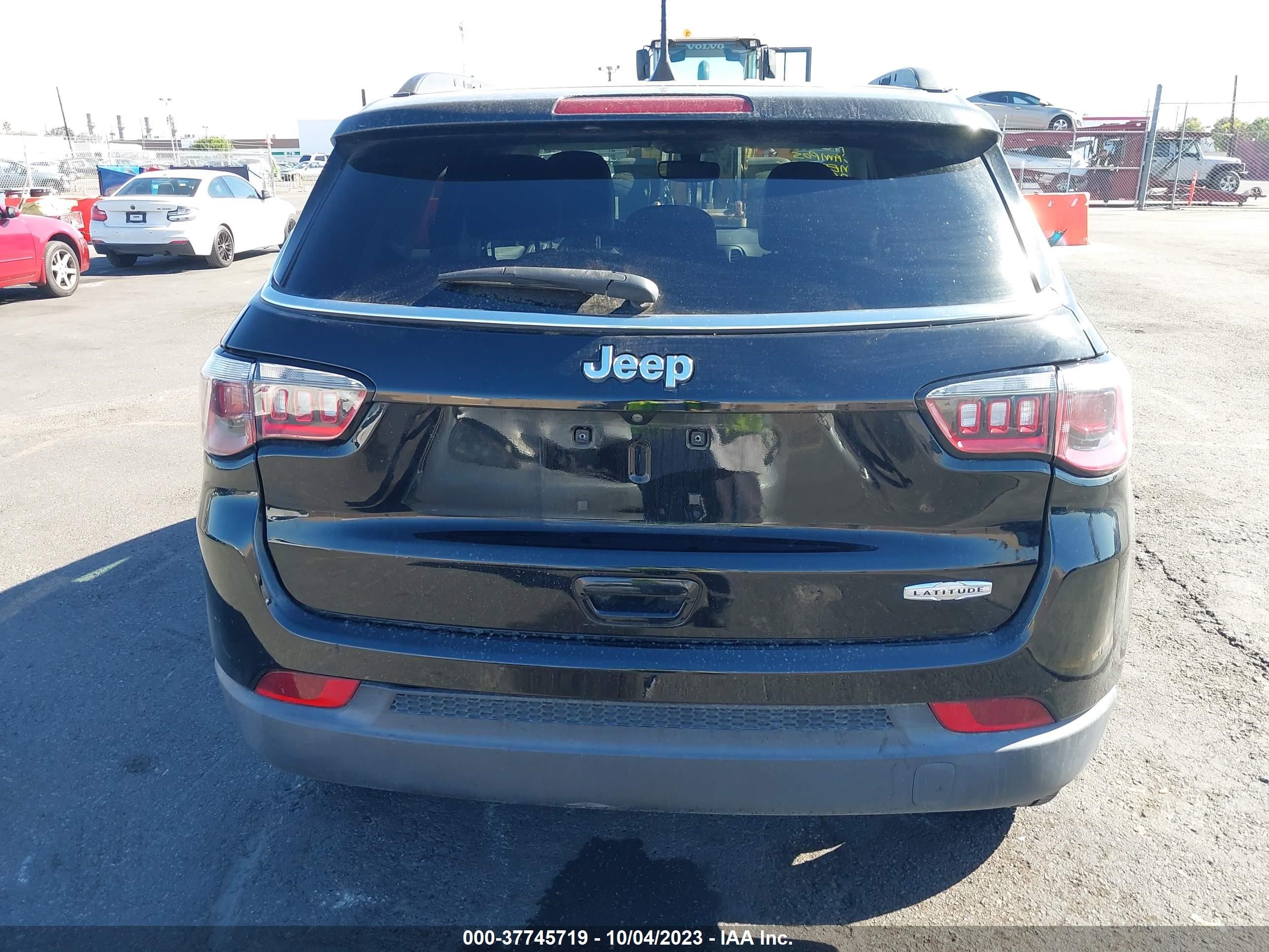 Photo 15 VIN: 3C4NJCBB5JT441033 - JEEP COMPASS 