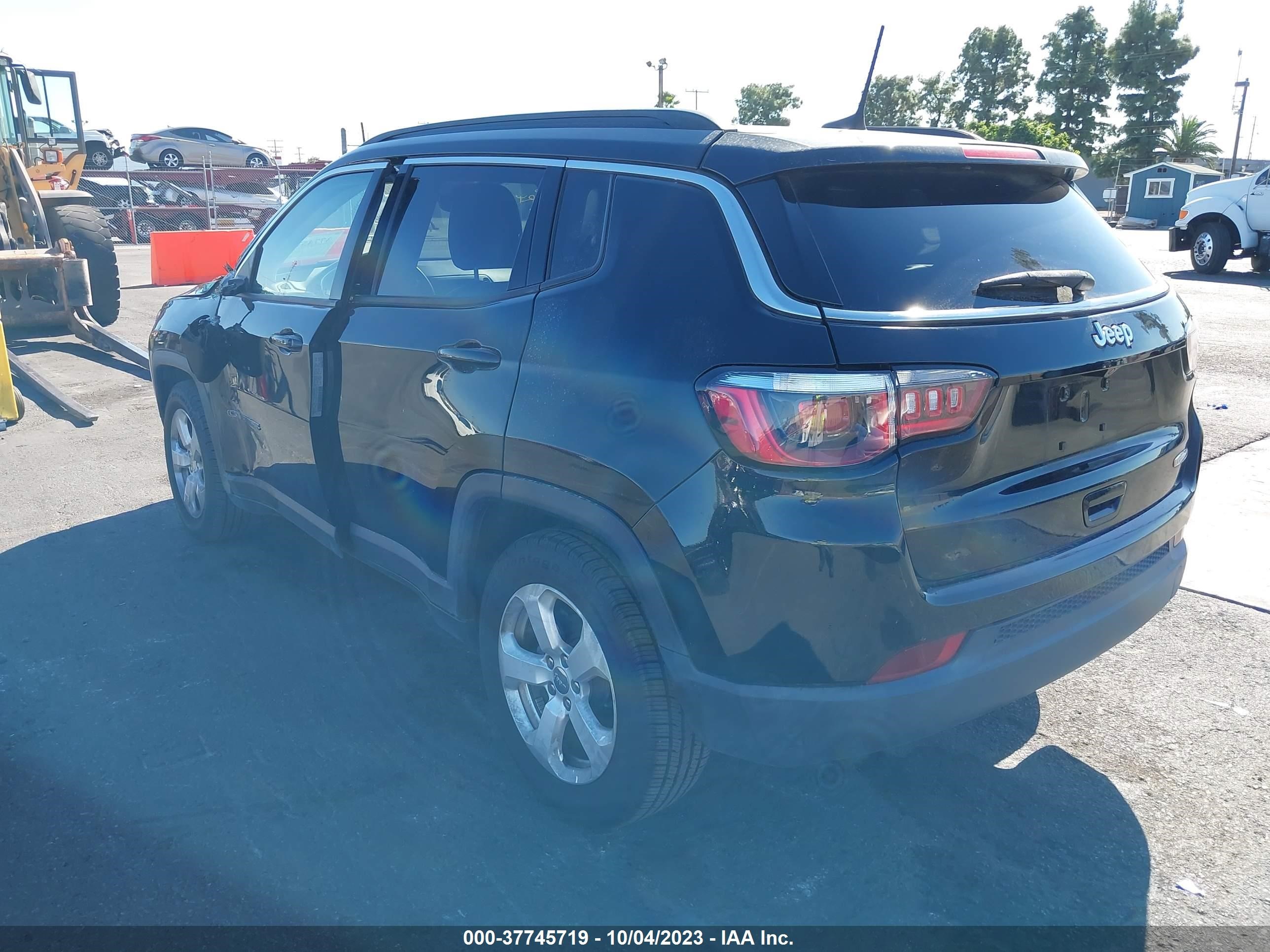 Photo 2 VIN: 3C4NJCBB5JT441033 - JEEP COMPASS 