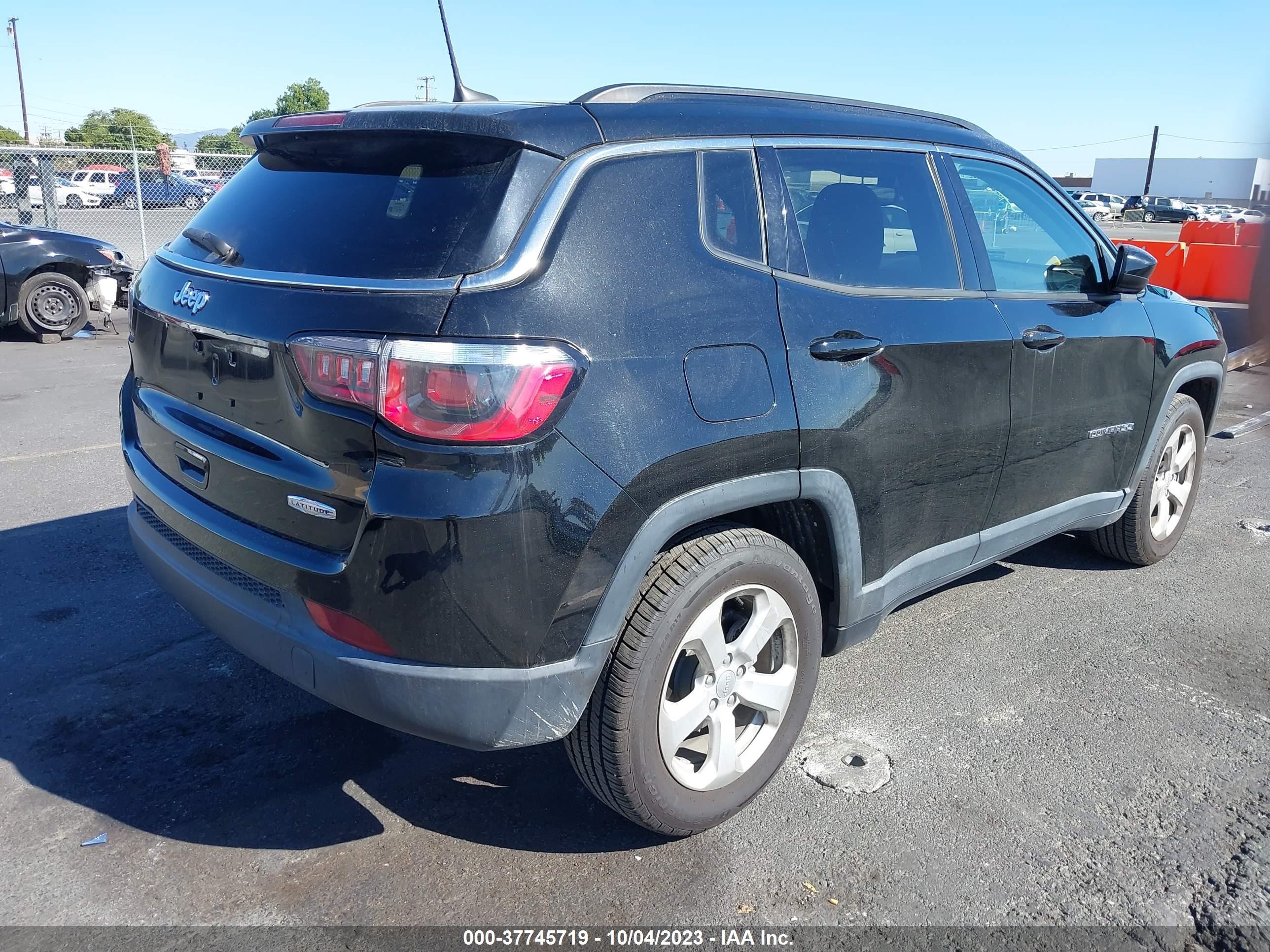 Photo 3 VIN: 3C4NJCBB5JT441033 - JEEP COMPASS 