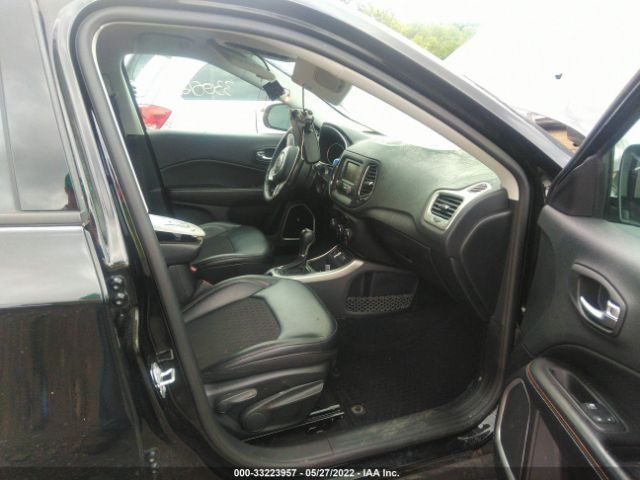 Photo 4 VIN: 3C4NJCBB5JT461878 - JEEP COMPASS 