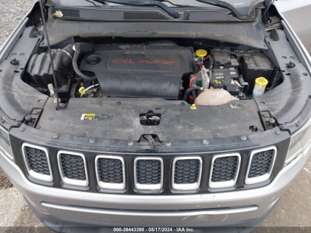 Photo 9 VIN: 3C4NJCBB5JT465719 - JEEP COMPASS 