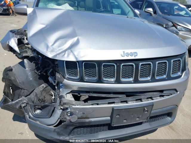 Photo 5 VIN: 3C4NJCBB5JT500341 - JEEP COMPASS 