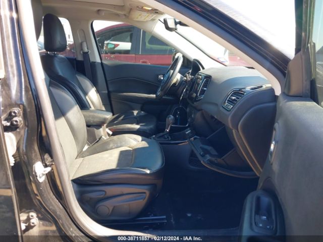 Photo 4 VIN: 3C4NJCBB5KT832586 - JEEP COMPASS 