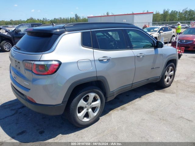 Photo 3 VIN: 3C4NJCBB6JT122319 - JEEP COMPASS 