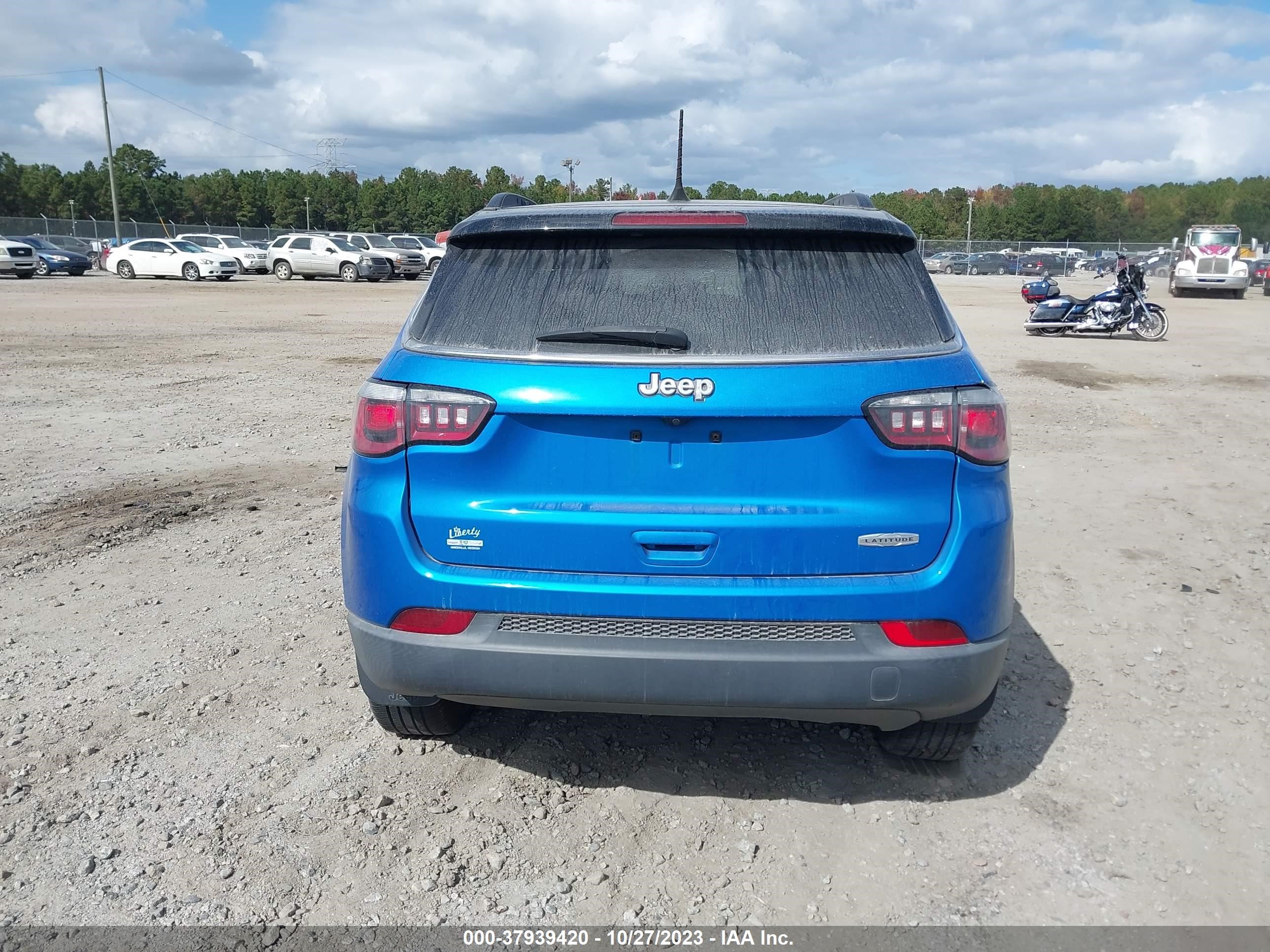 Photo 15 VIN: 3C4NJCBB6JT134101 - JEEP COMPASS 