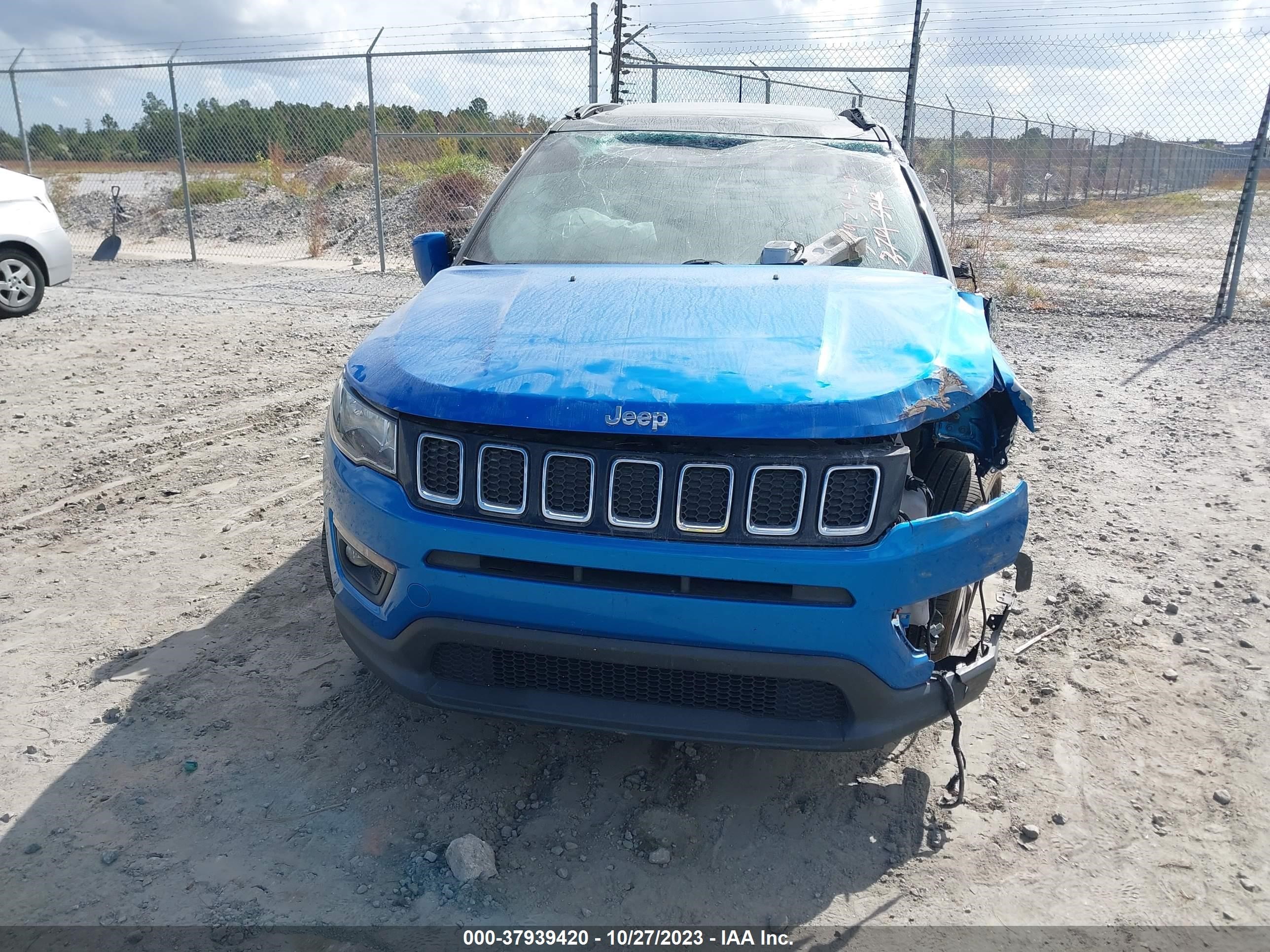 Photo 5 VIN: 3C4NJCBB6JT134101 - JEEP COMPASS 