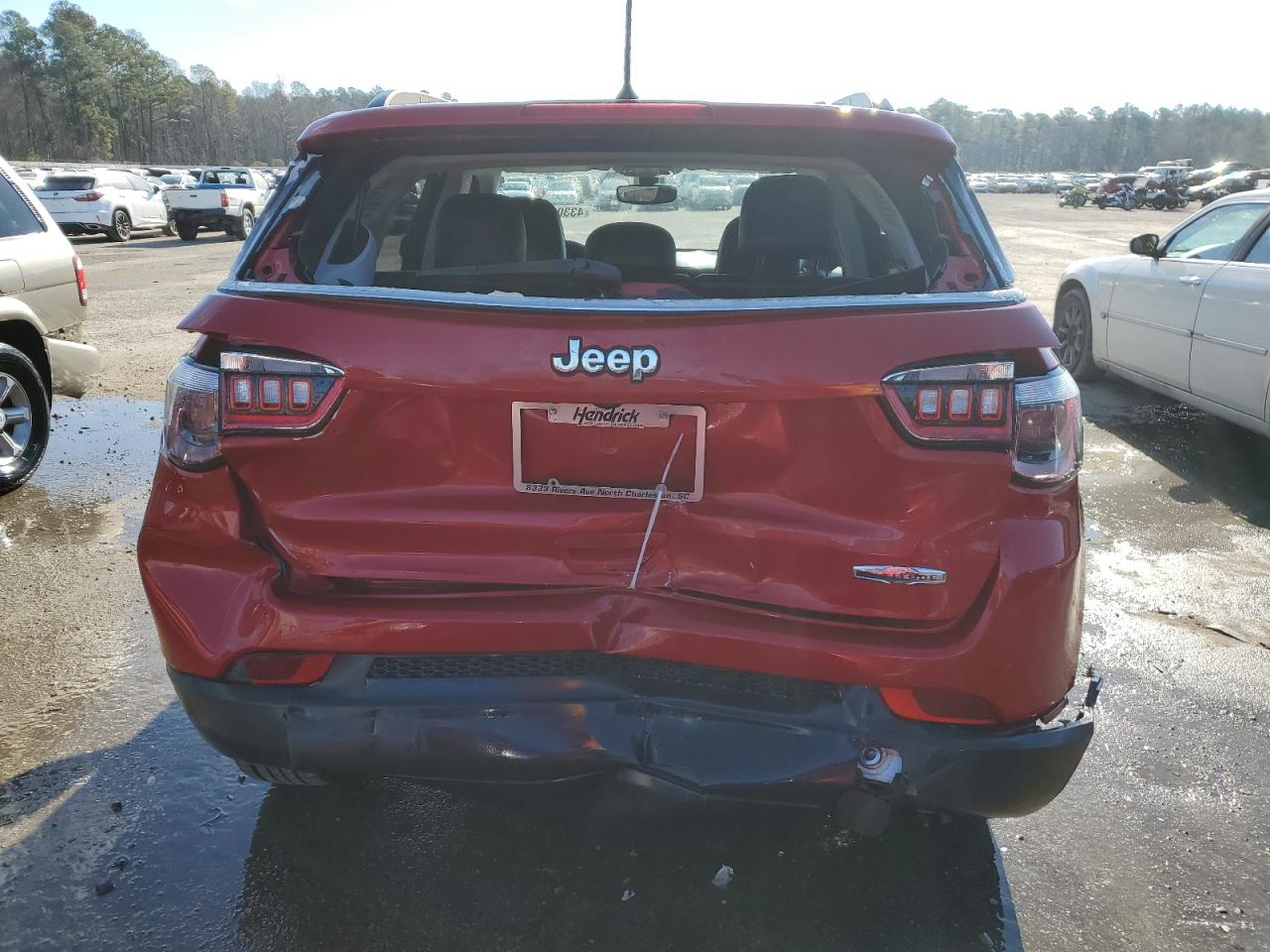 Photo 5 VIN: 3C4NJCBB6JT286394 - JEEP COMPASS 