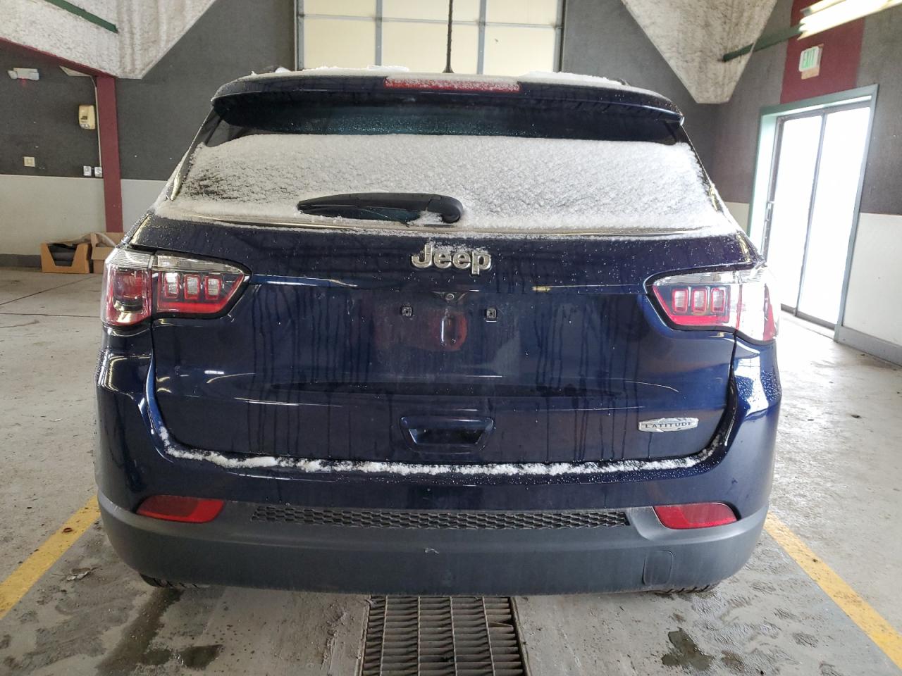 Photo 5 VIN: 3C4NJCBB6JT468113 - JEEP COMPASS 