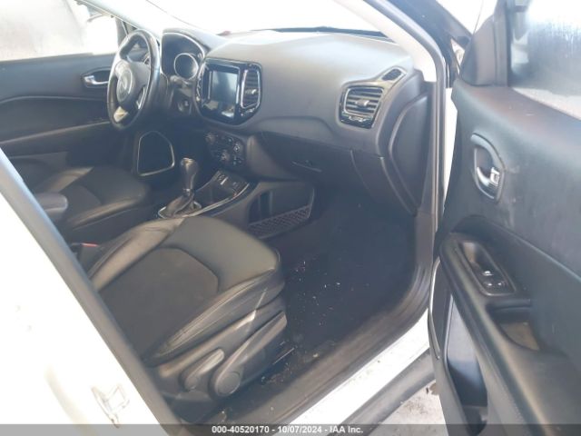 Photo 4 VIN: 3C4NJCBB6JT501935 - JEEP COMPASS 