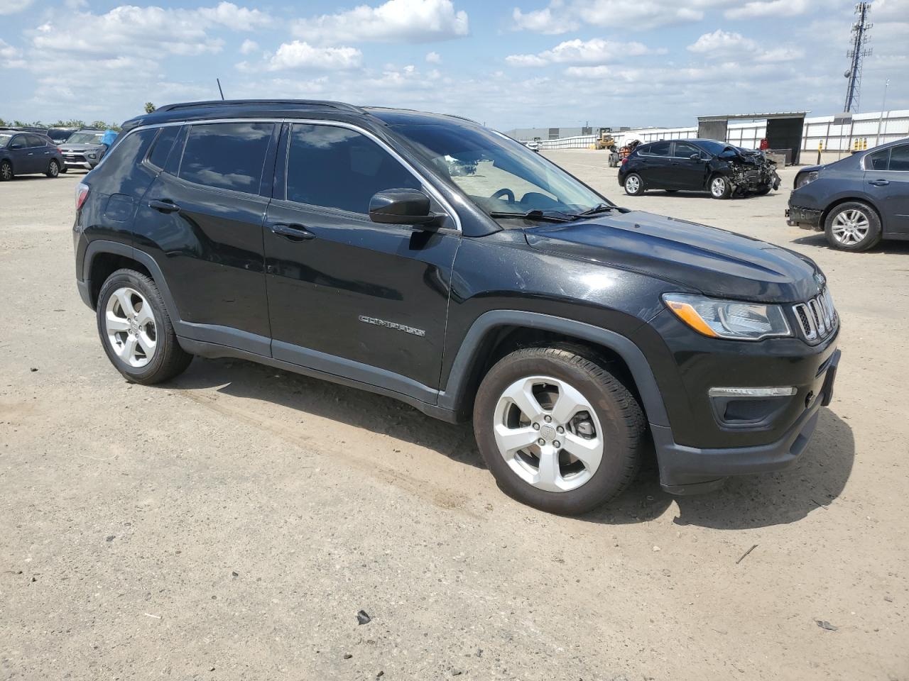 Photo 3 VIN: 3C4NJCBB6KT855360 - JEEP COMPASS 