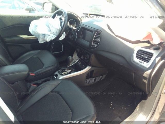 Photo 4 VIN: 3C4NJCBB7JT125309 - JEEP COMPASS 