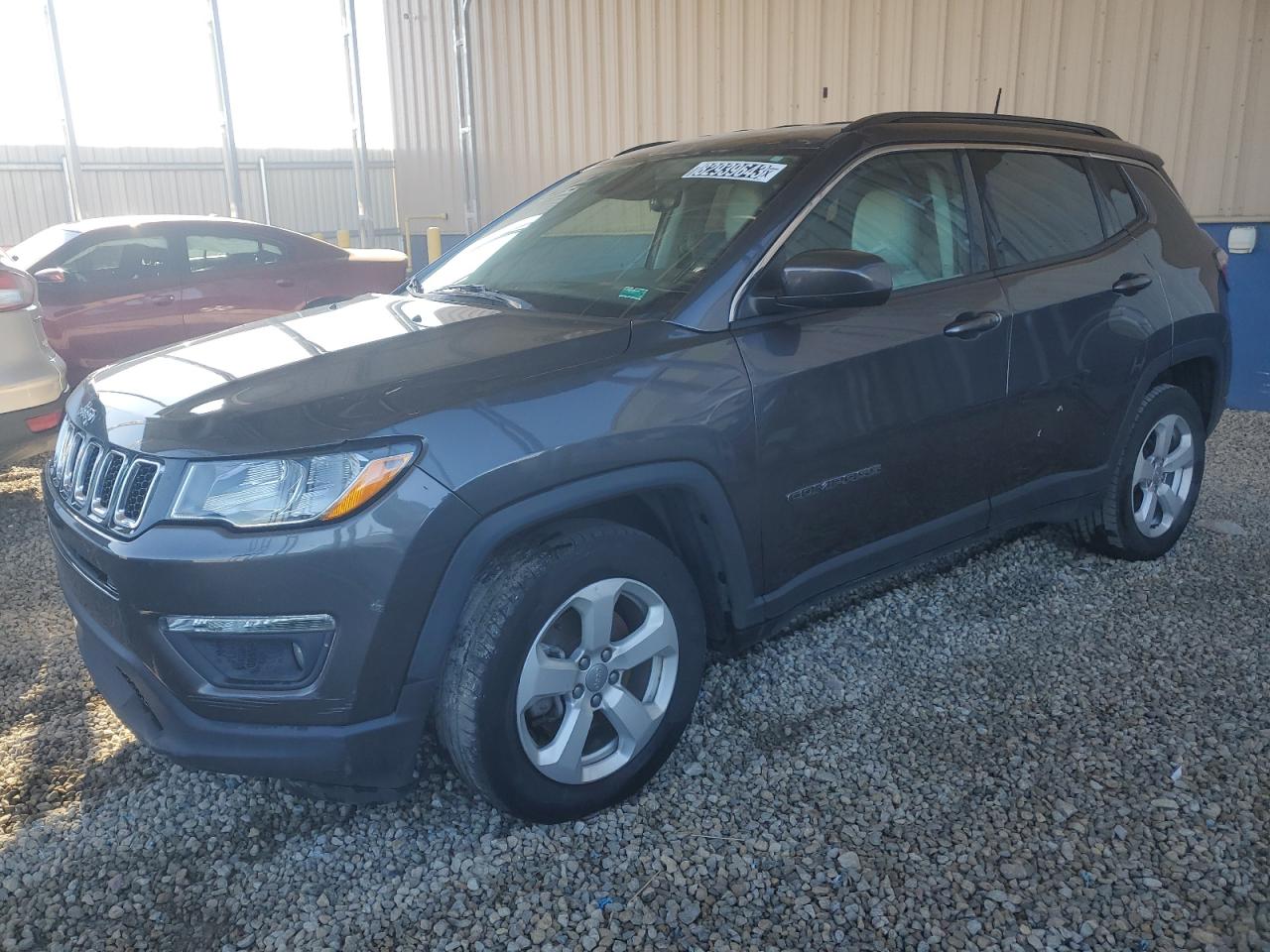 Photo 0 VIN: 3C4NJCBB7JT233297 - JEEP COMPASS 