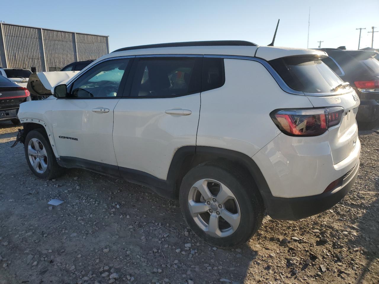 Photo 1 VIN: 3C4NJCBB7JT240508 - JEEP COMPASS 