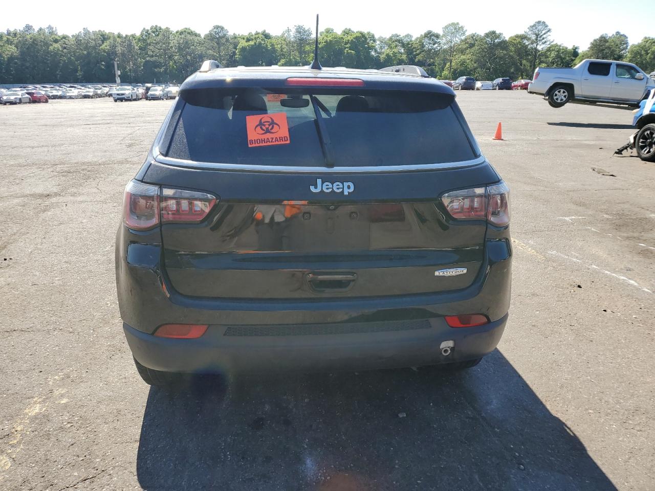 Photo 5 VIN: 3C4NJCBB7JT240976 - JEEP COMPASS 