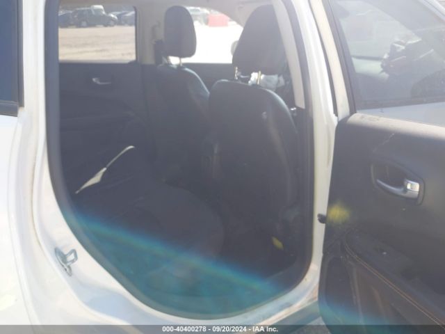 Photo 7 VIN: 3C4NJCBB7KT802912 - JEEP COMPASS 