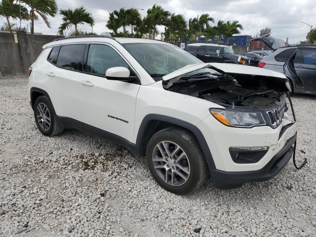 Photo 3 VIN: 3C4NJCBB7KT843685 - JEEP COMPASS 