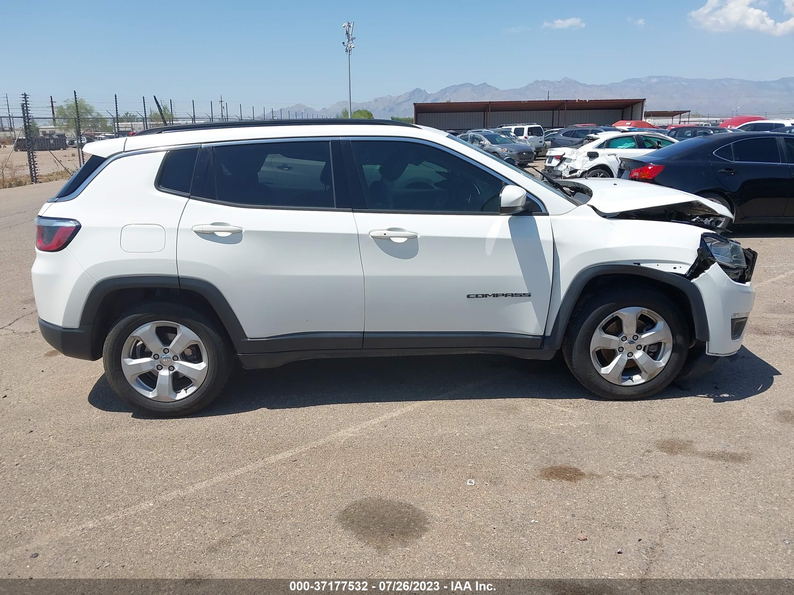 Photo 12 VIN: 3C4NJCBB8JT212801 - JEEP COMPASS 