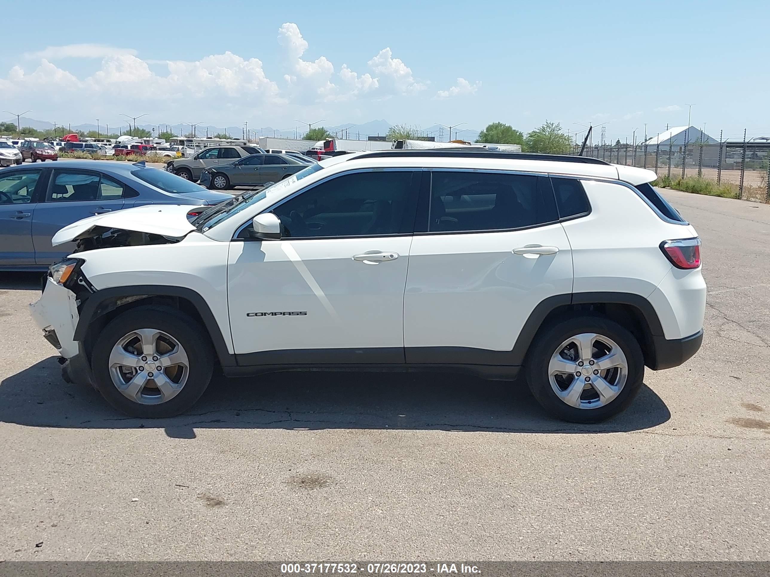 Photo 13 VIN: 3C4NJCBB8JT212801 - JEEP COMPASS 