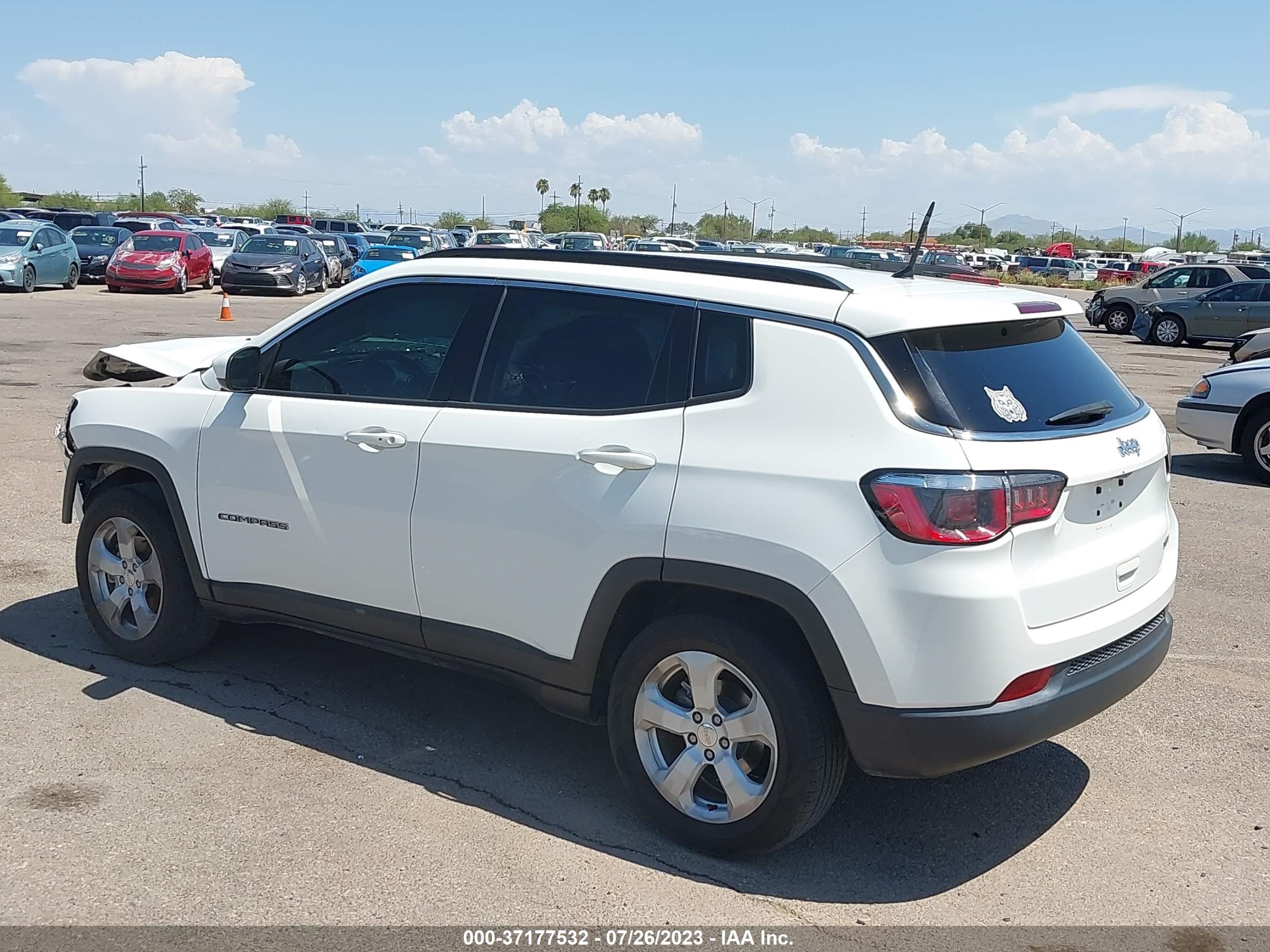 Photo 2 VIN: 3C4NJCBB8JT212801 - JEEP COMPASS 