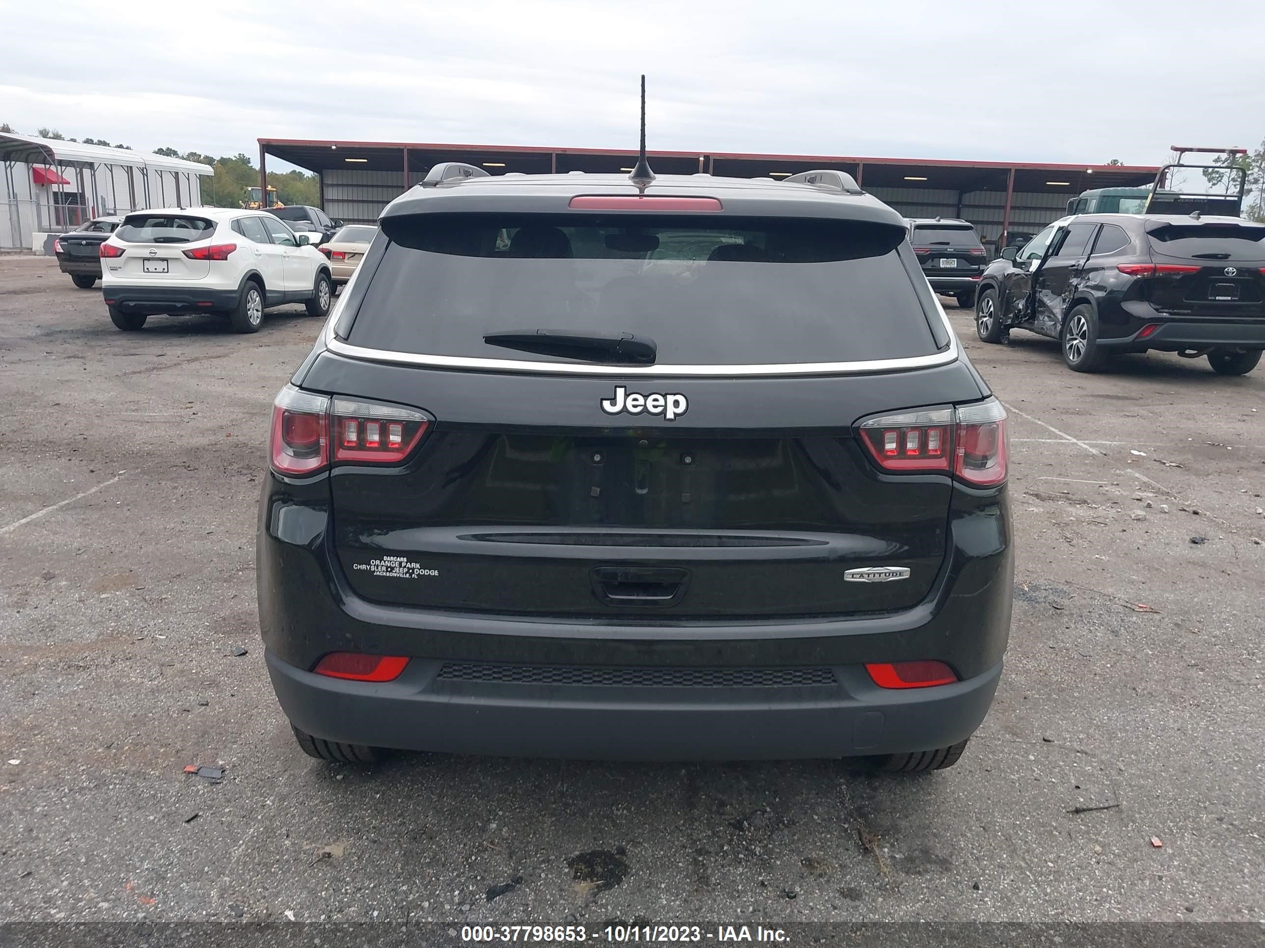 Photo 15 VIN: 3C4NJCBB8KT685471 - JEEP COMPASS 