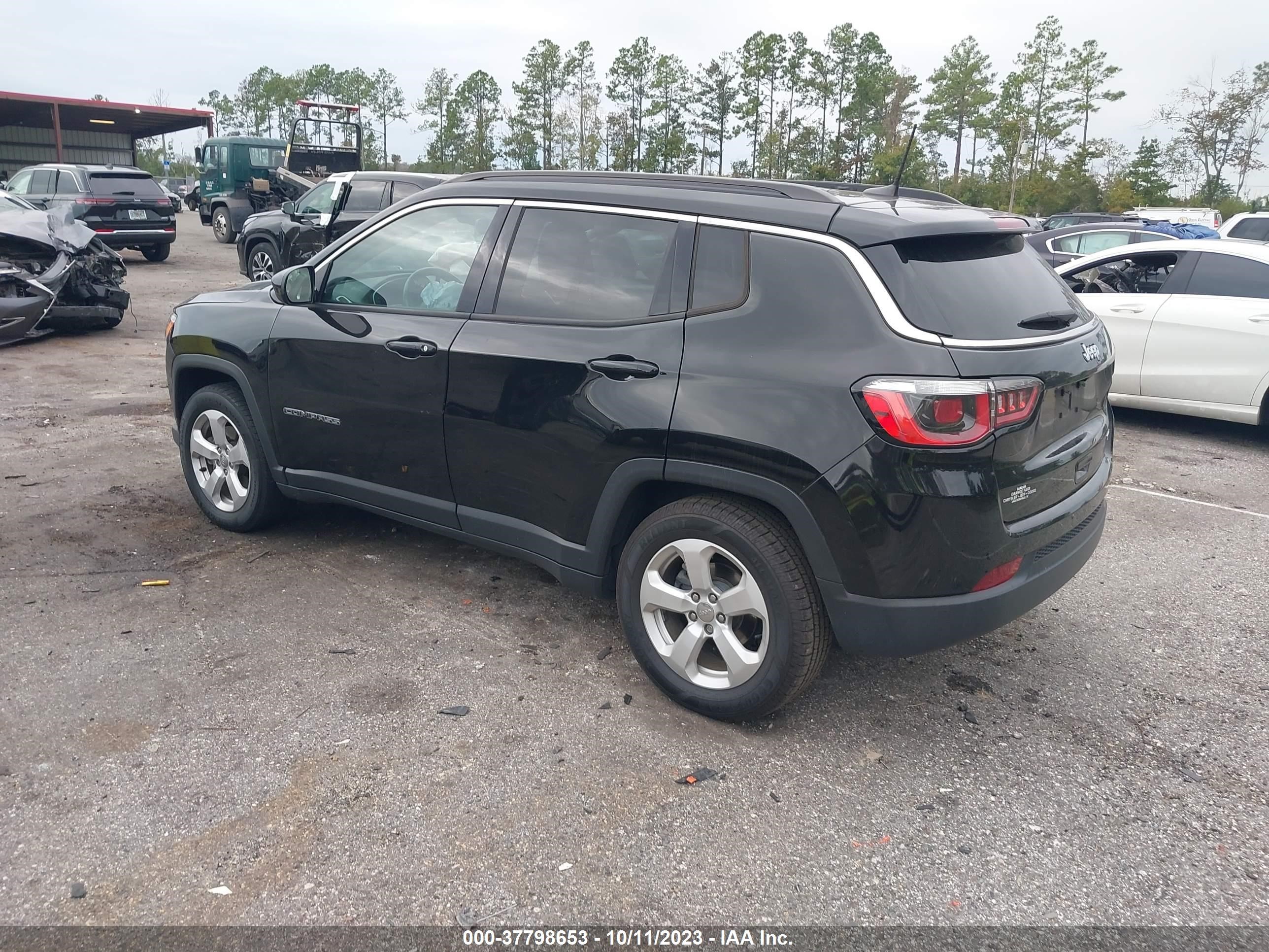 Photo 2 VIN: 3C4NJCBB8KT685471 - JEEP COMPASS 