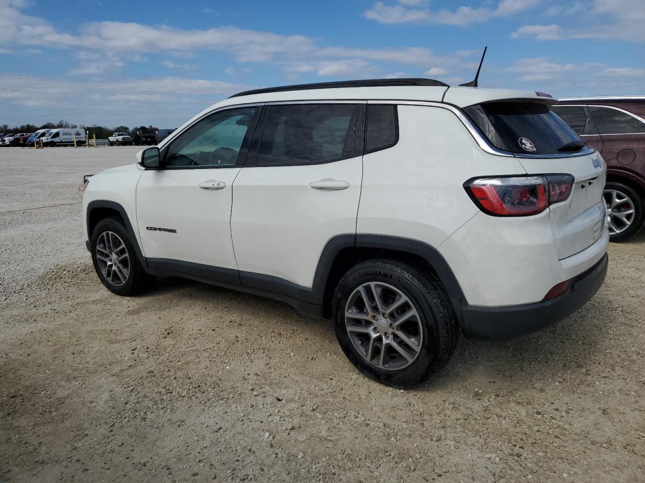 Photo 1 VIN: 3C4NJCBB9JT124260 - JEEP COMPASS 