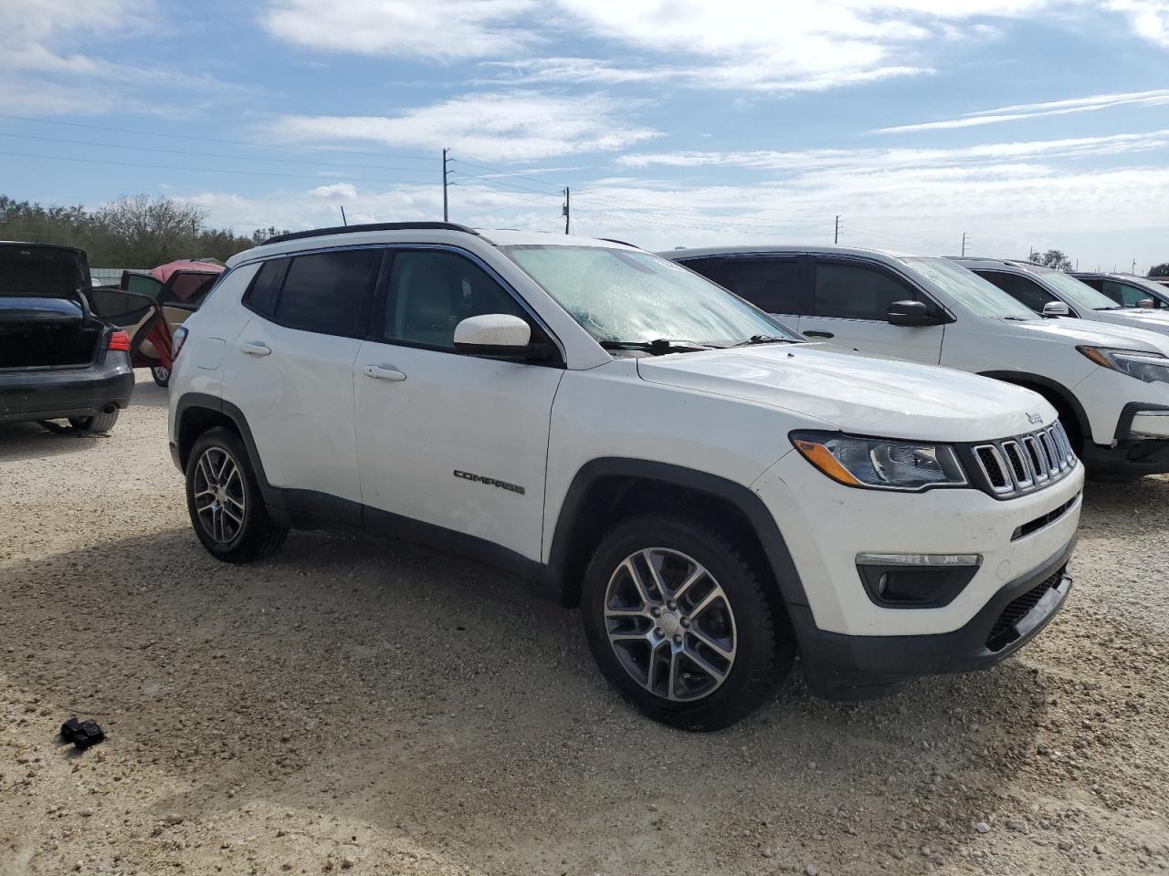 Photo 3 VIN: 3C4NJCBB9JT124260 - JEEP COMPASS 