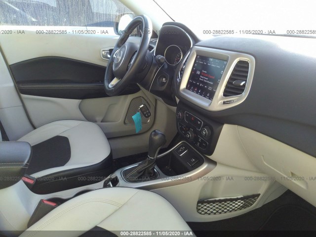 Photo 4 VIN: 3C4NJCBB9JT134268 - JEEP COMPASS 