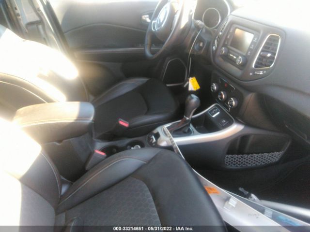 Photo 4 VIN: 3C4NJCBB9JT205131 - JEEP COMPASS 