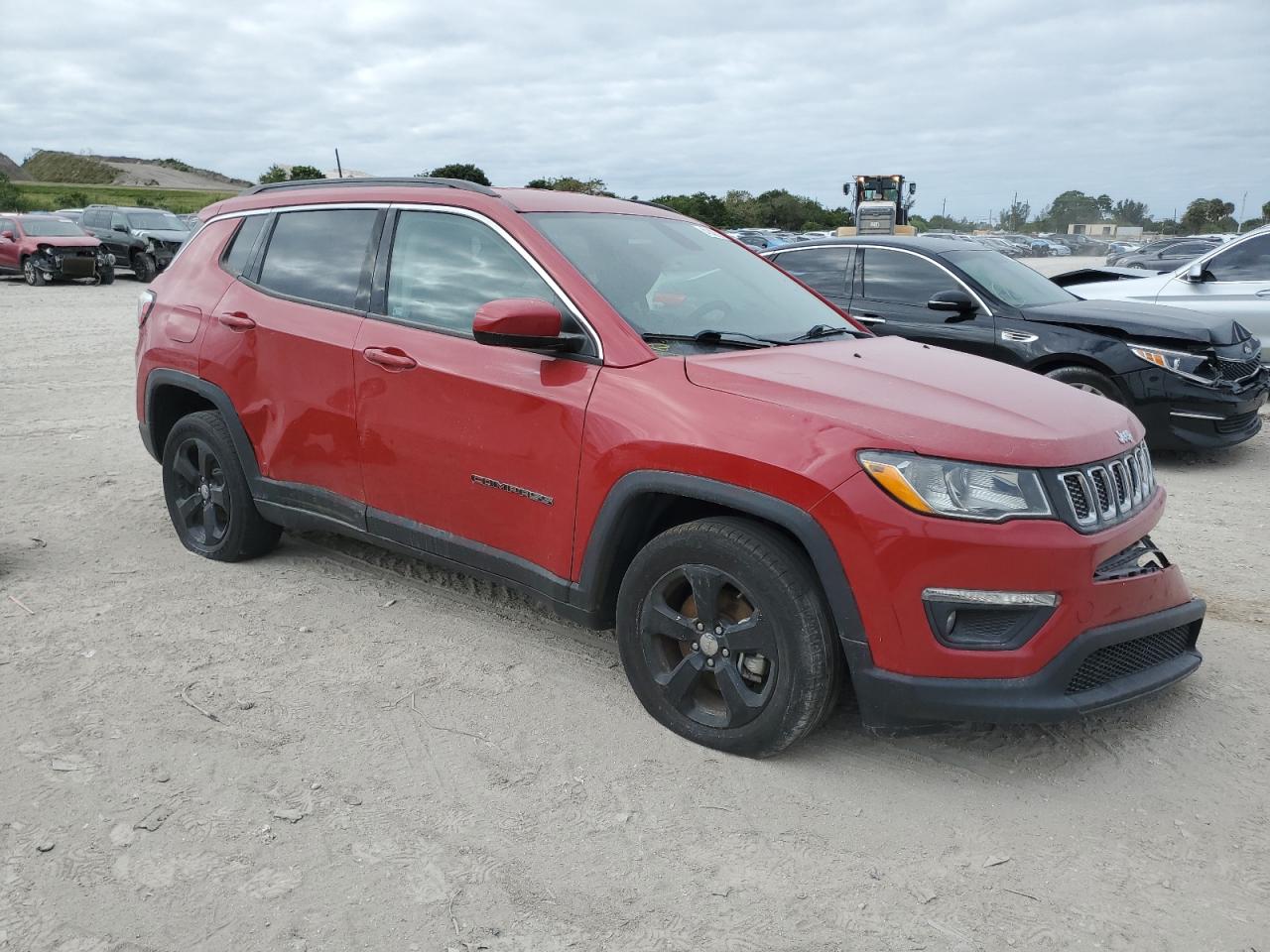 Photo 3 VIN: 3C4NJCBB9JT233592 - JEEP COMPASS 