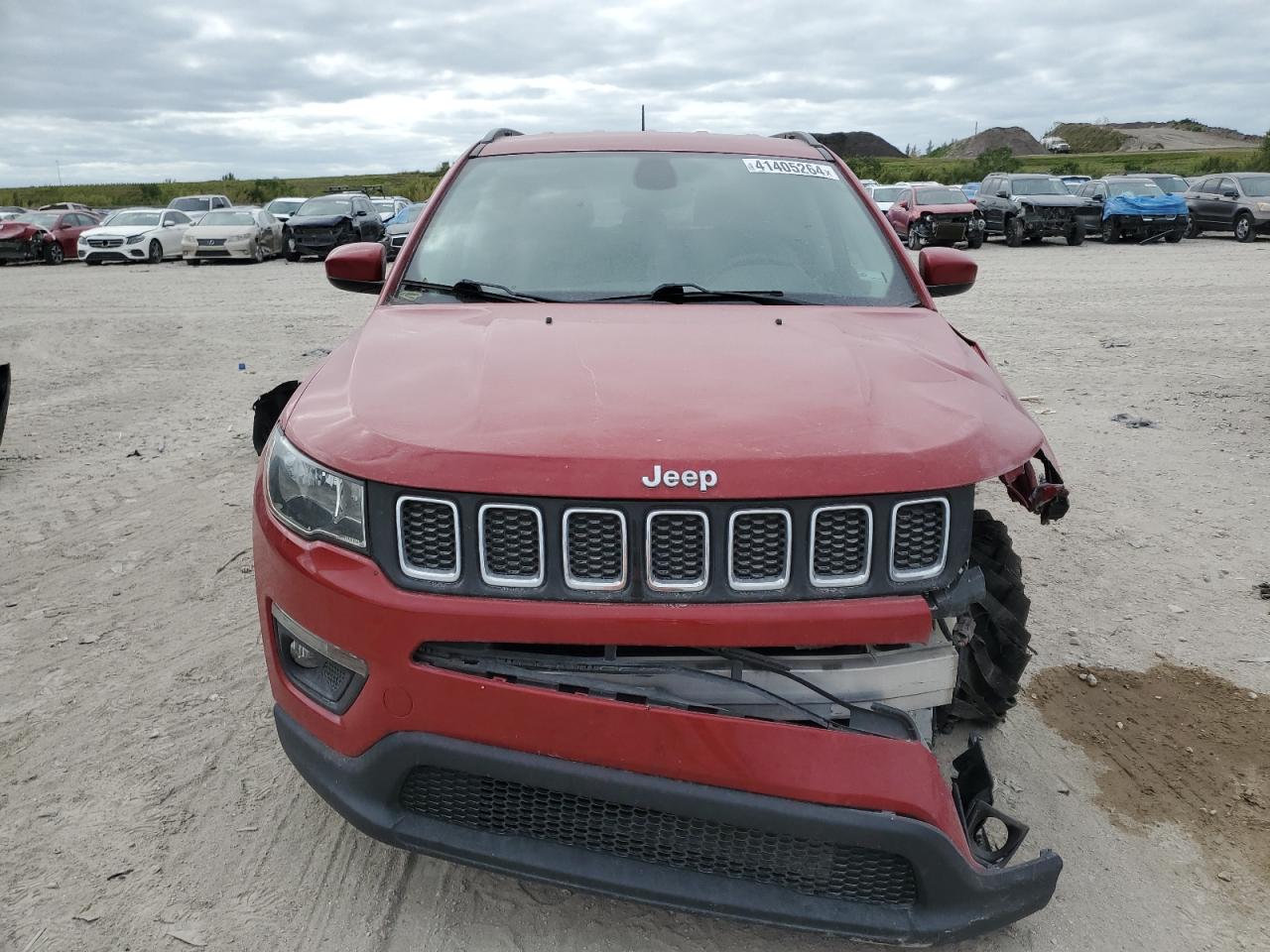 Photo 4 VIN: 3C4NJCBB9JT233592 - JEEP COMPASS 