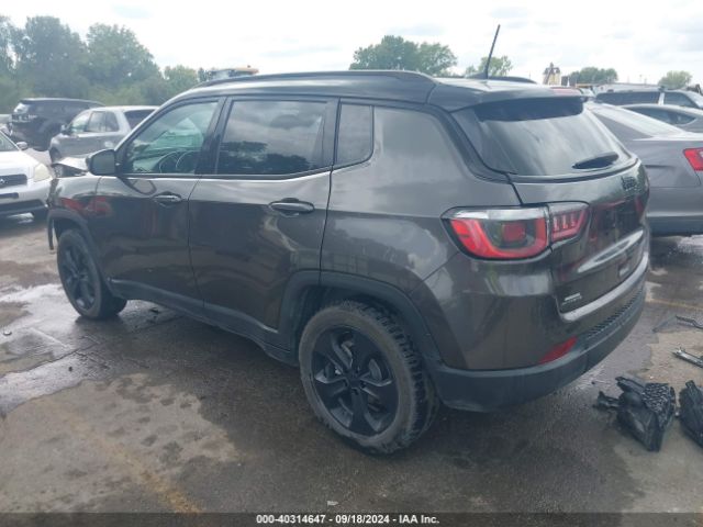 Photo 2 VIN: 3C4NJCBB9JT461785 - JEEP COMPASS 