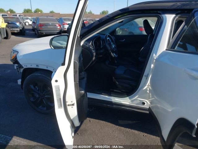 Photo 4 VIN: 3C4NJCBB9KT749307 - JEEP COMPASS 