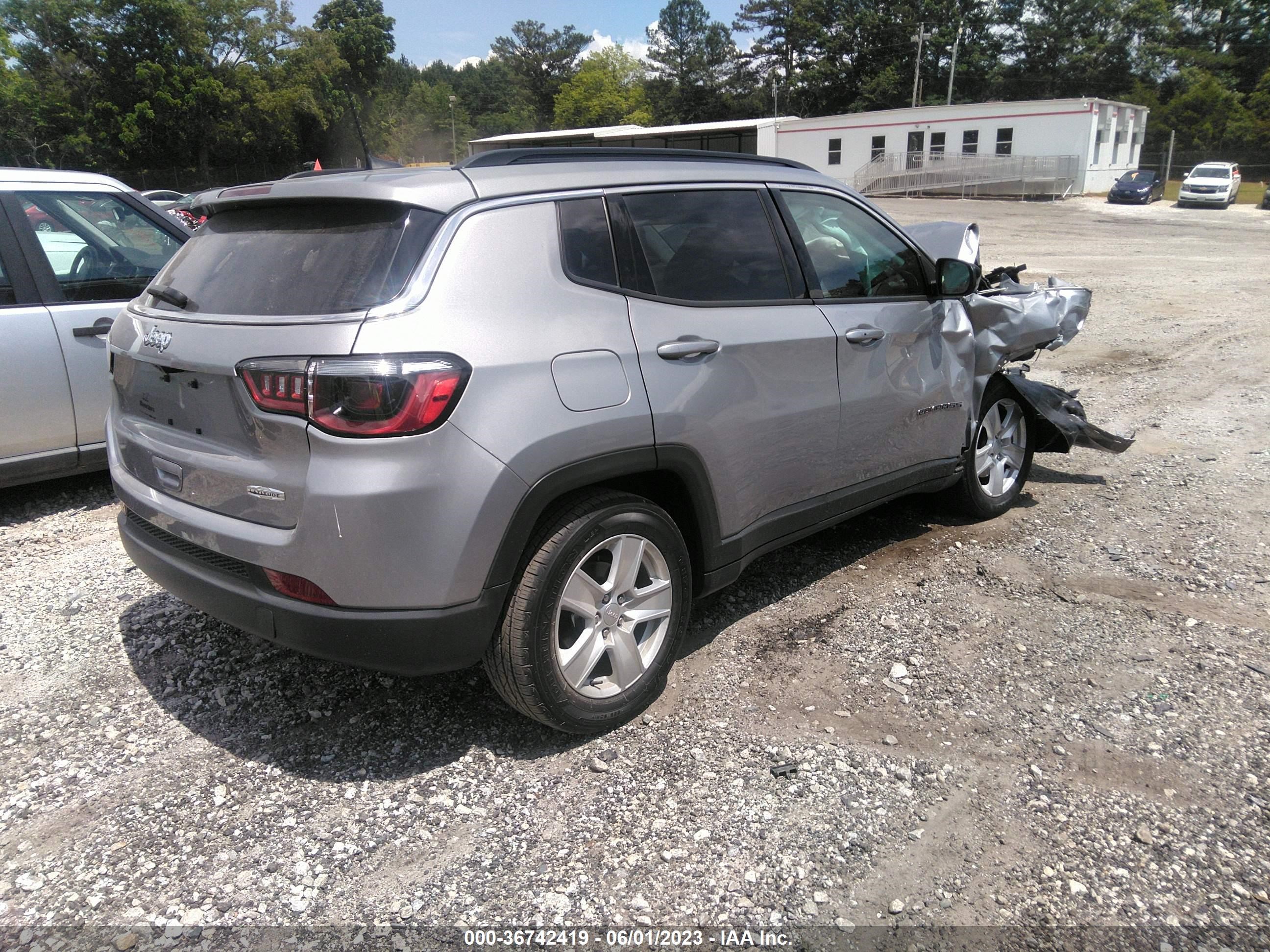 Photo 3 VIN: 3C4NJCBB9NT139556 - JEEP COMPASS 