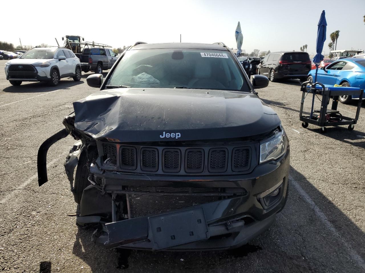 Photo 4 VIN: 3C4NJCBBXKT796703 - JEEP COMPASS 