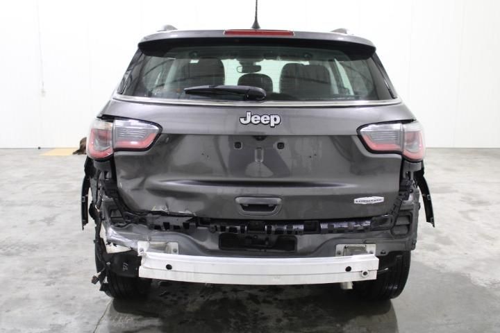 Photo 5 VIN: 3C4NJCBS1JT437755 - JEEP COMPASS SUV 