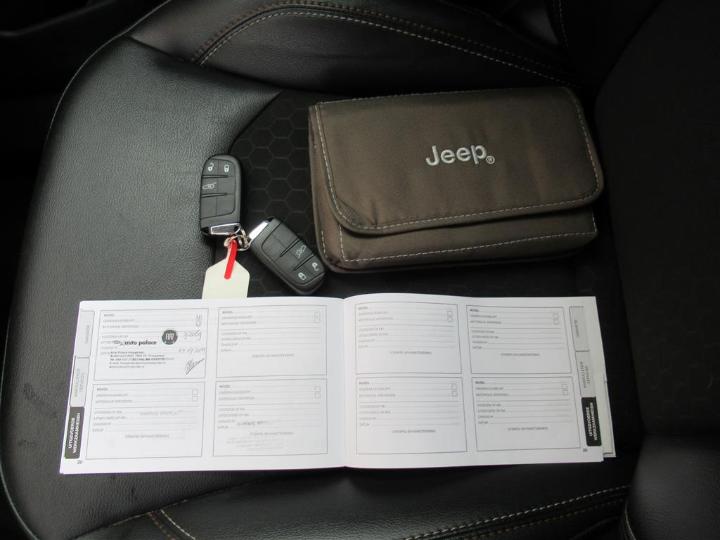 Photo 12 VIN: 3C4NJCBS8JT409760 - JEEP COMPASS 