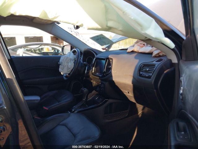 Photo 4 VIN: 3C4NJCCB3JT248233 - JEEP COMPASS 