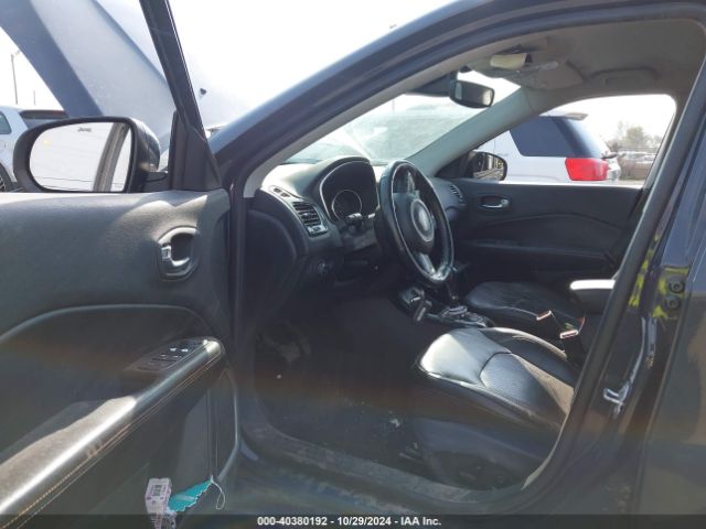 Photo 4 VIN: 3C4NJCCB3JT358540 - JEEP COMPASS 