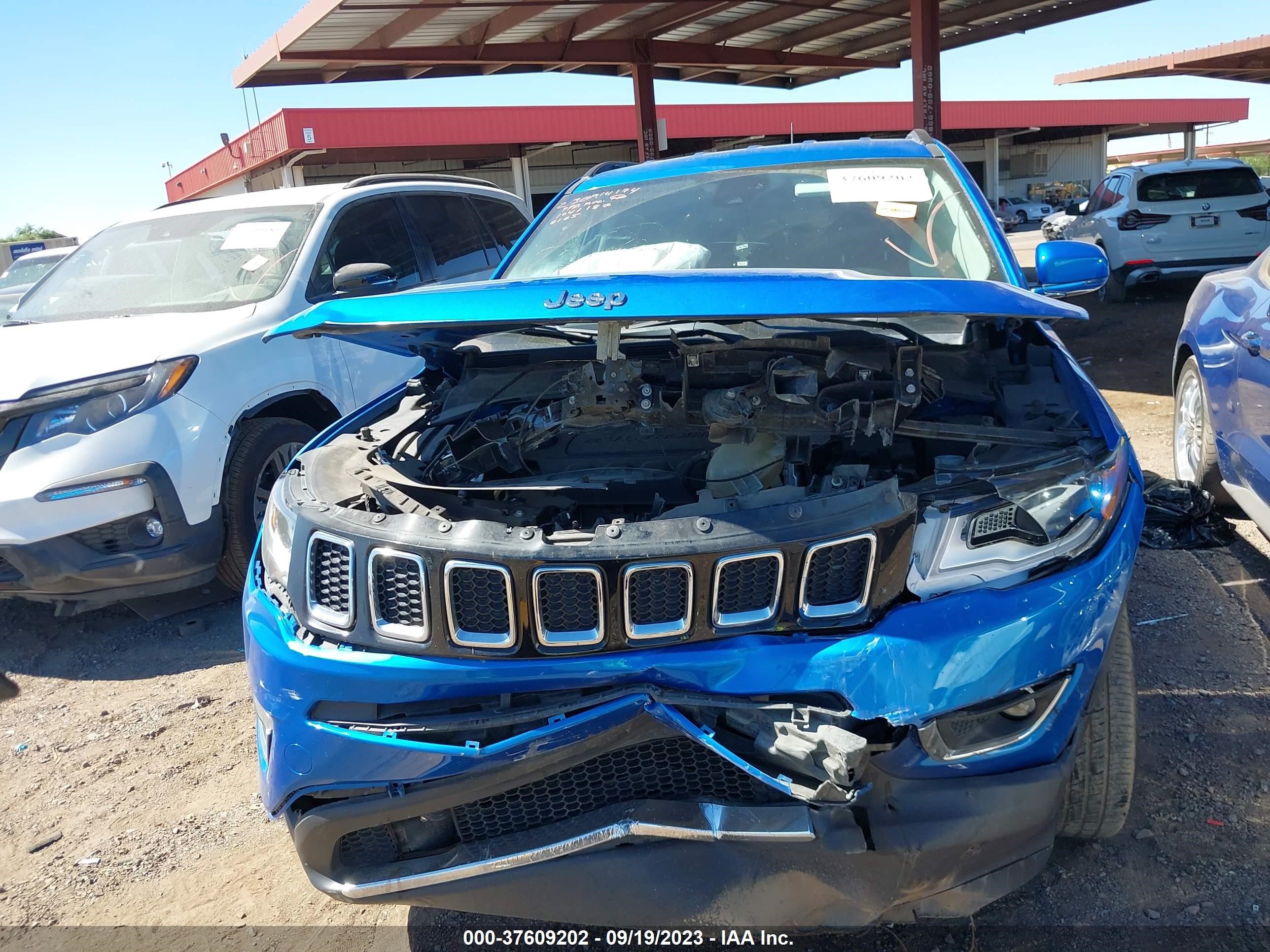 Photo 11 VIN: 3C4NJCCB3JT406165 - JEEP COMPASS 