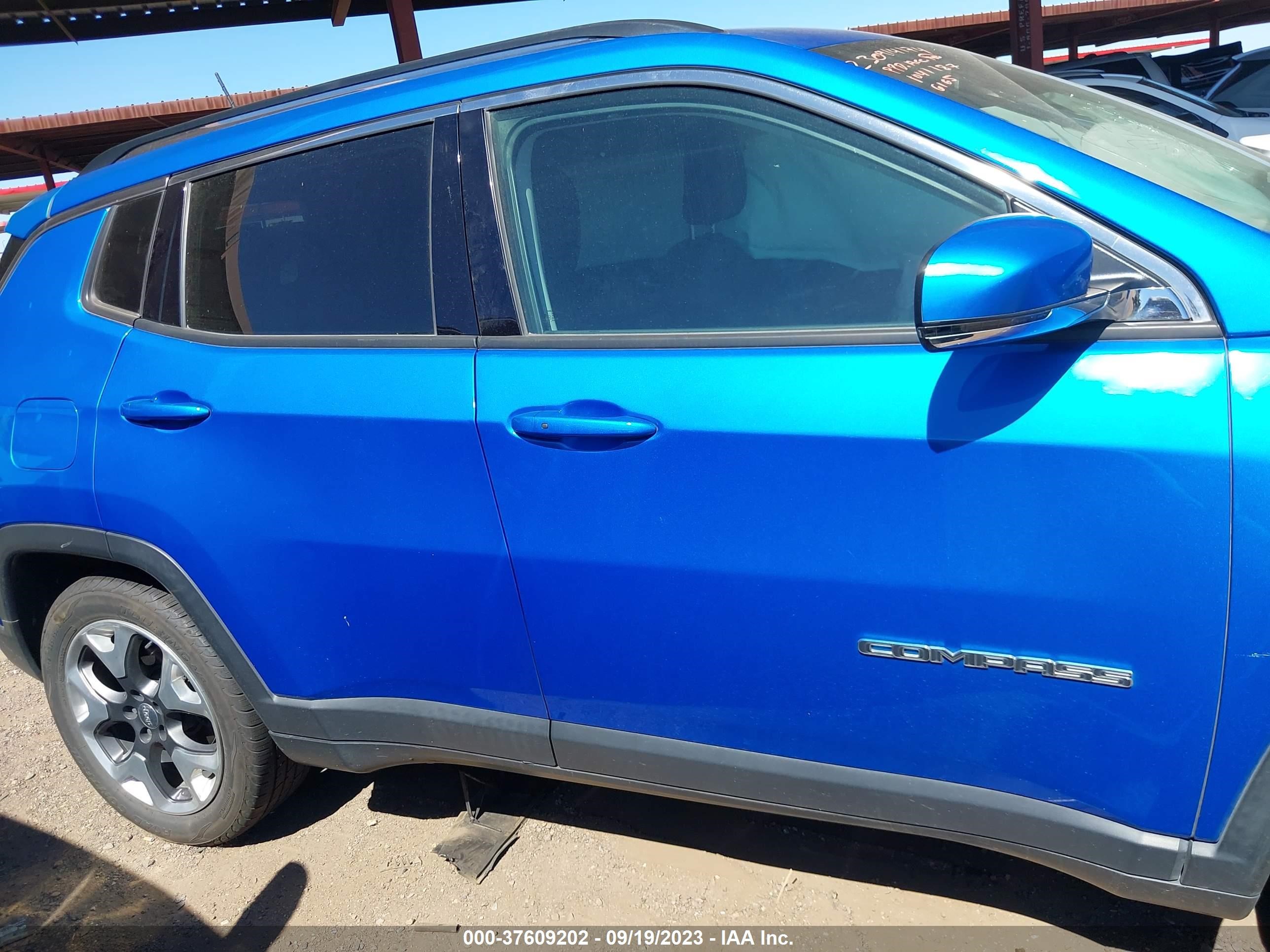 Photo 12 VIN: 3C4NJCCB3JT406165 - JEEP COMPASS 