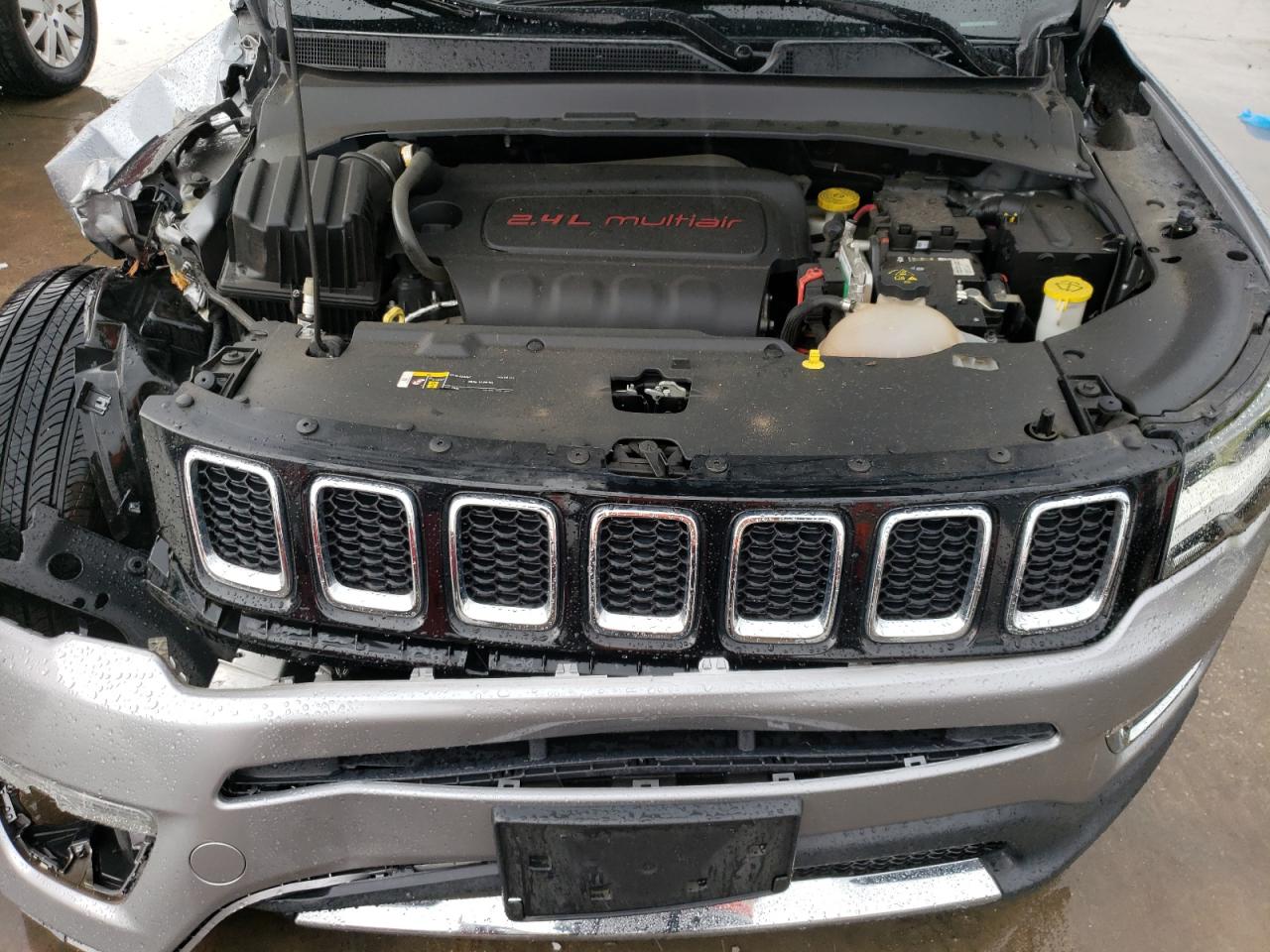 Photo 10 VIN: 3C4NJCCB5JT358393 - JEEP COMPASS 